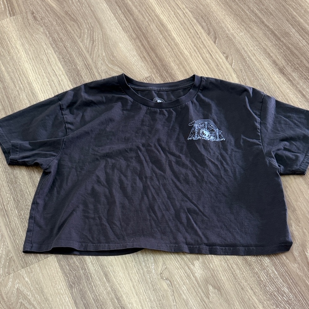 Black Cropped T-Shirt with Graphic